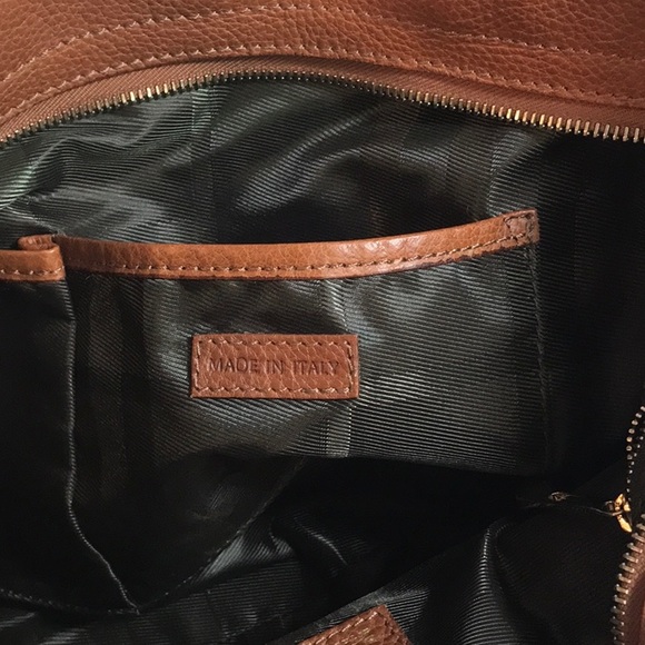 BURBERRY STUNNING BAGUETTE STYLE AUTHENTIC BAG WITH EXTRA STORAGE POCKETS - Picture 12 of 16